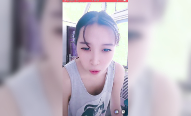 最新《瘋狂抖音》外篇之《抖音擦邊4》顏值主播各顯神通 閃現走光 刷邊瘋狂作死 扣逼漏奶 (81)