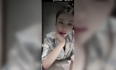 最新《瘋狂抖音》外篇之《抖音擦邊4》顏值主播各顯神通 閃現走光 刷邊瘋狂作死 扣逼漏奶 (175)