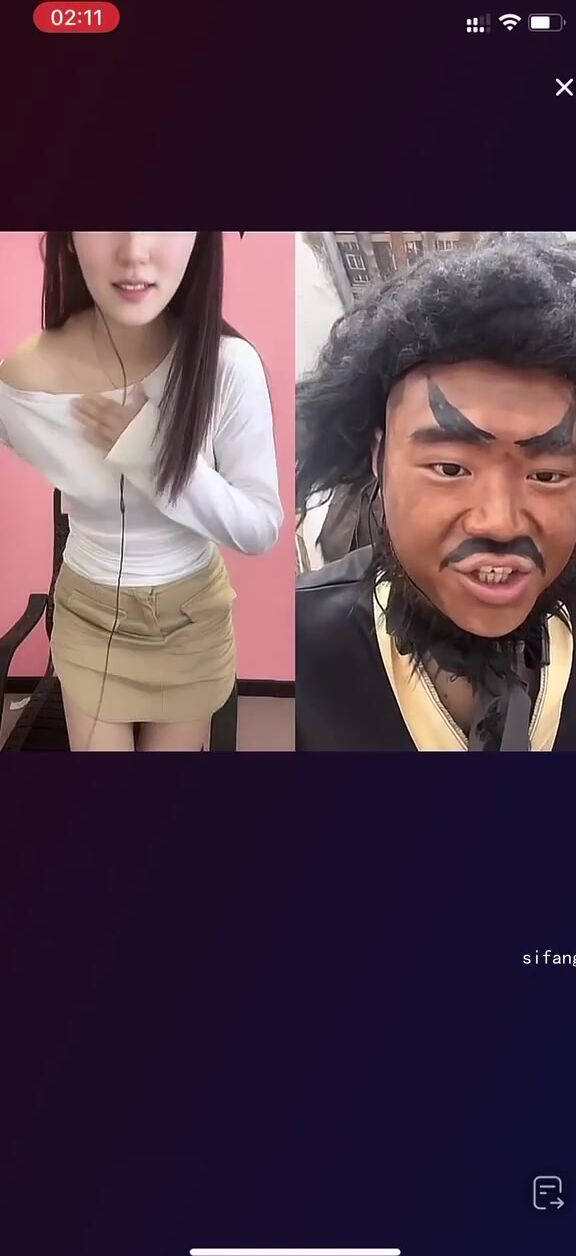 最新《瘋狂抖音》外篇之《抖音擦邊4》顏值主播各顯神通 閃現走光 刷邊瘋狂作死 扣逼漏奶 (155)