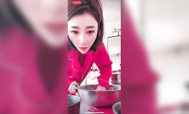 最新《瘋狂抖音》外篇之《抖音擦邊4》顏值主播各顯神通 閃現走光 刷邊瘋狂作死 扣逼漏奶 (173)