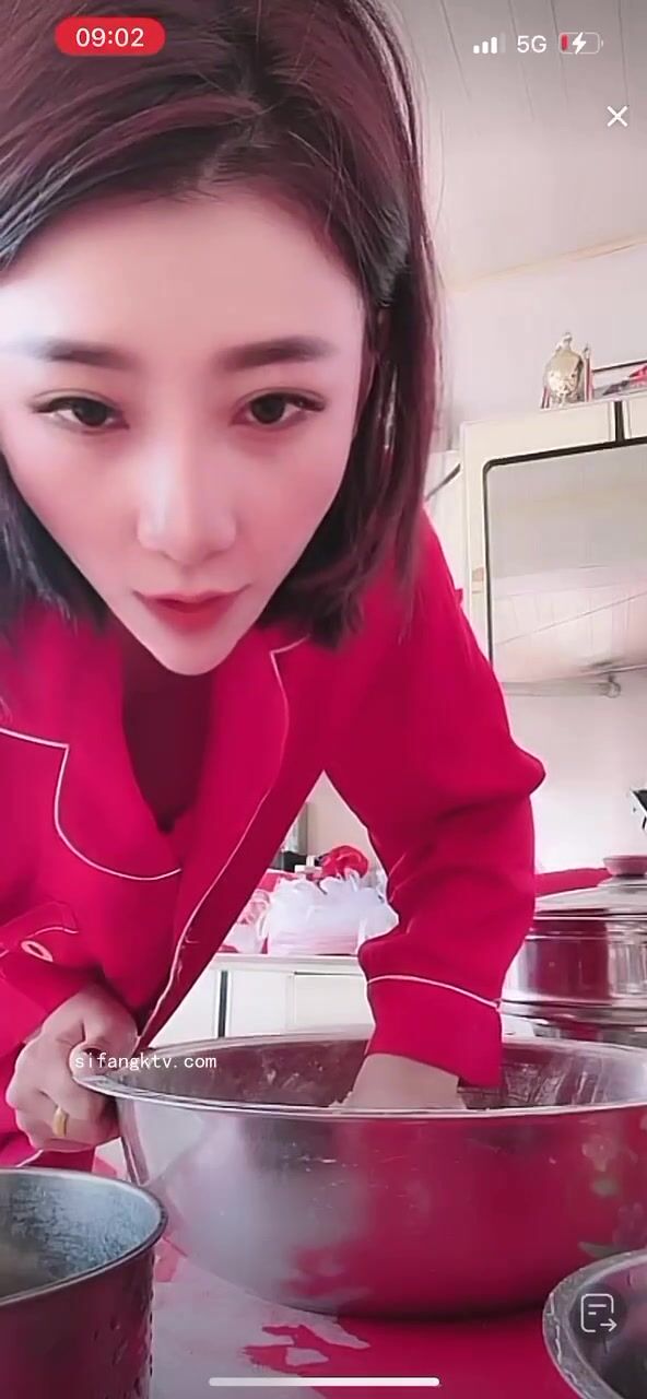 最新《瘋狂抖音》外篇之《抖音擦邊4》顏值主播各顯神通 閃現走光 刷邊瘋狂作死 扣逼漏奶 (173)