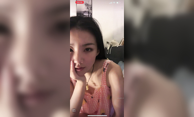 最新《瘋狂抖音》外篇之《抖音擦邊4》顏值主播各顯神通 閃現走光 刷邊瘋狂作死 扣逼漏奶 (21)