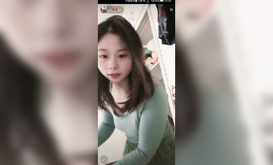 最新《瘋狂抖音》外篇之『三亞美女2』極品三亞外圍美女大秀身材 作死大尺度 摳B揉乳擠奶 (45)