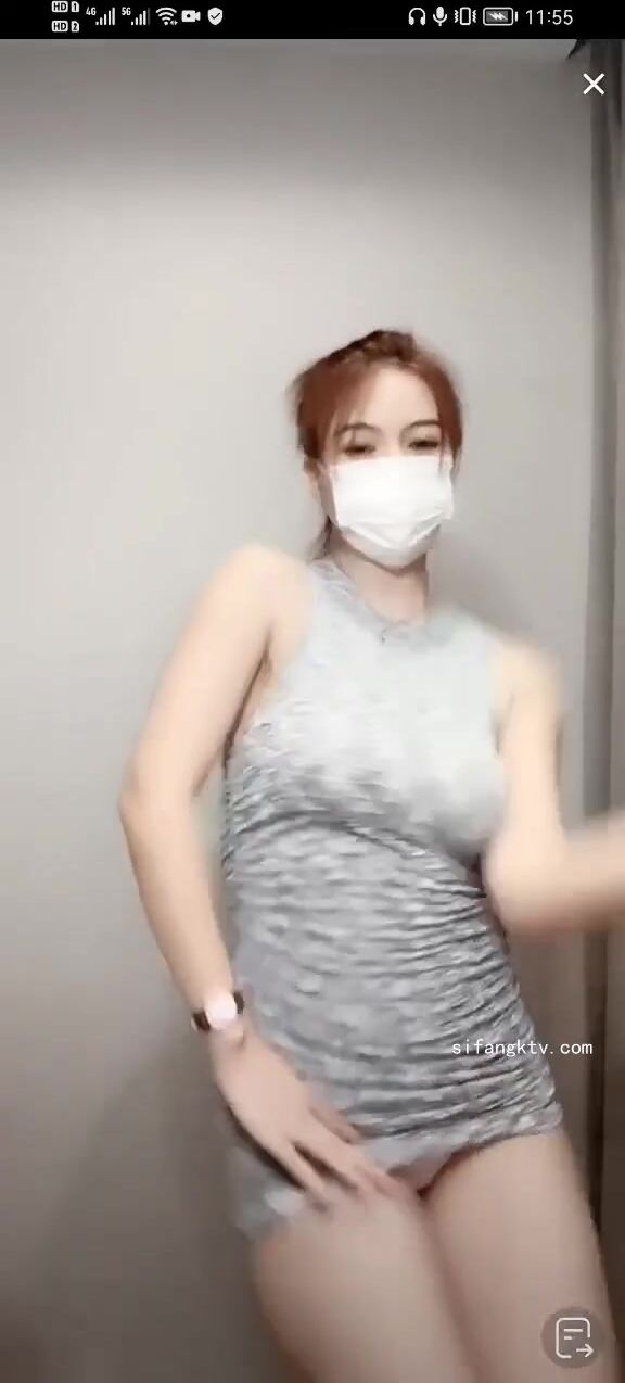 最新《瘋狂抖音》外篇之《抖音擦邊4》顏值主播各顯神通 閃現走光 刷邊瘋狂作死 扣逼漏奶 (136)