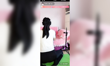 最新《瘋狂抖音》外篇之『三亞美女2』極品三亞外圍美女大秀身材 作死大尺度 摳B揉乳擠奶 (105)