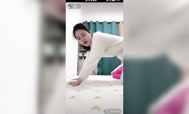 最新《瘋狂抖音》外篇之『三亞美女2』極品三亞外圍美女大秀身材 作死大尺度 摳B揉乳擠奶 (113)