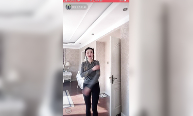 最新《瘋狂抖音》外篇之『三亞美女2』極品三亞外圍美女大秀身材 作死大尺度 摳B揉乳擠奶 (201)