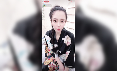 最新《瘋狂抖音》外篇之『三亞美女2』極品三亞外圍美女大秀身材 作死大尺度 摳B揉乳擠奶 (145)