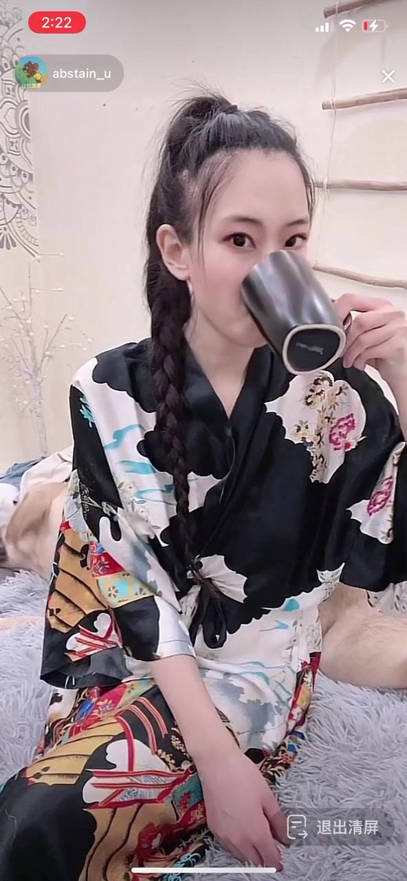 最新《瘋狂抖音》外篇之『三亞美女2』極品三亞外圍美女大秀身材 作死大尺度 摳B揉乳擠奶 (145)