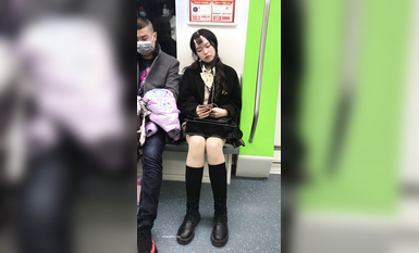 稀缺學姐專場 專業抄底靚麗制服學姐珍藏版 貼著美女屁股抄 有燈光加持畫質特好 超清4K原版 (21)