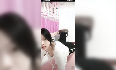 最新《瘋狂抖音》外篇之《抖音擦邊4》顏值主播各顯神通 閃現走光 刷邊瘋狂作死 扣逼漏奶 (229)