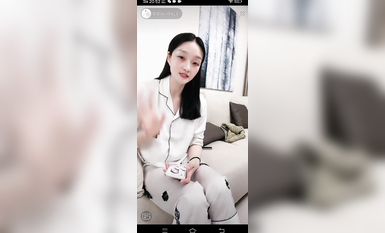 最新《瘋狂抖音》外篇之『三亞美女2』極品三亞外圍美女大秀身材 作死大尺度 摳B揉乳擠奶 (134)