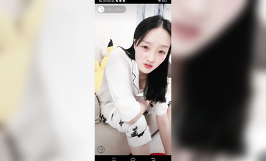 最新《瘋狂抖音》外篇之『三亞美女2』極品三亞外圍美女大秀身材 作死大尺度 摳B揉乳擠奶 (134)