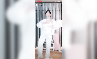 最新《瘋狂抖音》外篇之『三亞美女2』極品三亞外圍美女大秀身材 作死大尺度 摳B揉乳擠奶 (119)