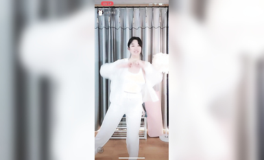 最新《瘋狂抖音》外篇之『三亞美女2』極品三亞外圍美女大秀身材 作死大尺度 摳B揉乳擠奶 (119)