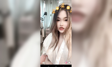 最新《瘋狂抖音》外篇之《抖音擦邊4》顏值主播各顯神通 閃現走光 刷邊瘋狂作死 扣逼漏奶 (127)