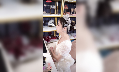 最新《瘋狂抖音》外篇之《抖音擦邊4》顏值主播各顯神通 閃現走光 刷邊瘋狂作死 扣逼漏奶 (259)