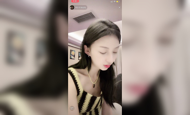 最新《瘋狂抖音》外篇之『三亞美女2』極品三亞外圍美女大秀身材 作死大尺度 摳B揉乳擠奶 (135)