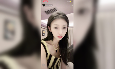 最新《瘋狂抖音》外篇之『三亞美女2』極品三亞外圍美女大秀身材 作死大尺度 摳B揉乳擠奶 (135)