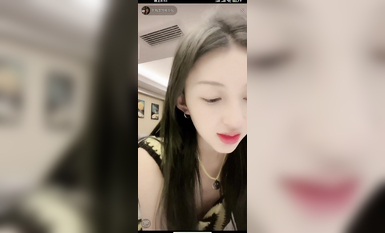 最新《瘋狂抖音》外篇之『三亞美女2』極品三亞外圍美女大秀身材 作死大尺度 摳B揉乳擠奶 (104)