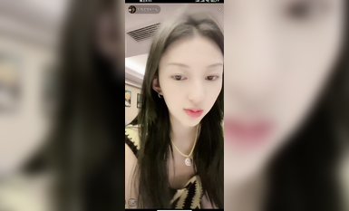 最新《瘋狂抖音》外篇之『三亞美女2』極品三亞外圍美女大秀身材 作死大尺度 摳B揉乳擠奶 (104)