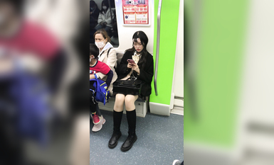 稀缺學姐專場 專業抄底靚麗制服學姐珍藏版 貼著美女屁股抄 有燈光加持畫質特好 超清4K原版 (20)