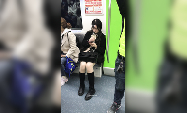 稀缺學姐專場 專業抄底靚麗制服學姐珍藏版 貼著美女屁股抄 有燈光加持畫質特好 超清4K原版 (20)