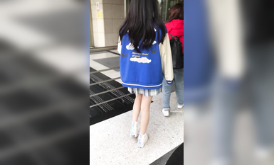 稀缺學姐專場 專業抄底靚麗制服學姐珍藏版 貼著美女屁股抄 有燈光加持畫質特好 超清4K原版 (36)