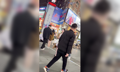 KFC-98 偷拍大神尾隨CD 學生無內冬天都光腿不穿內褲的學姐反差婊4K超清原版畫質