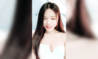 超美女神！美爆了~【小十七嗯】純粉播 罕見全裸~ (1)