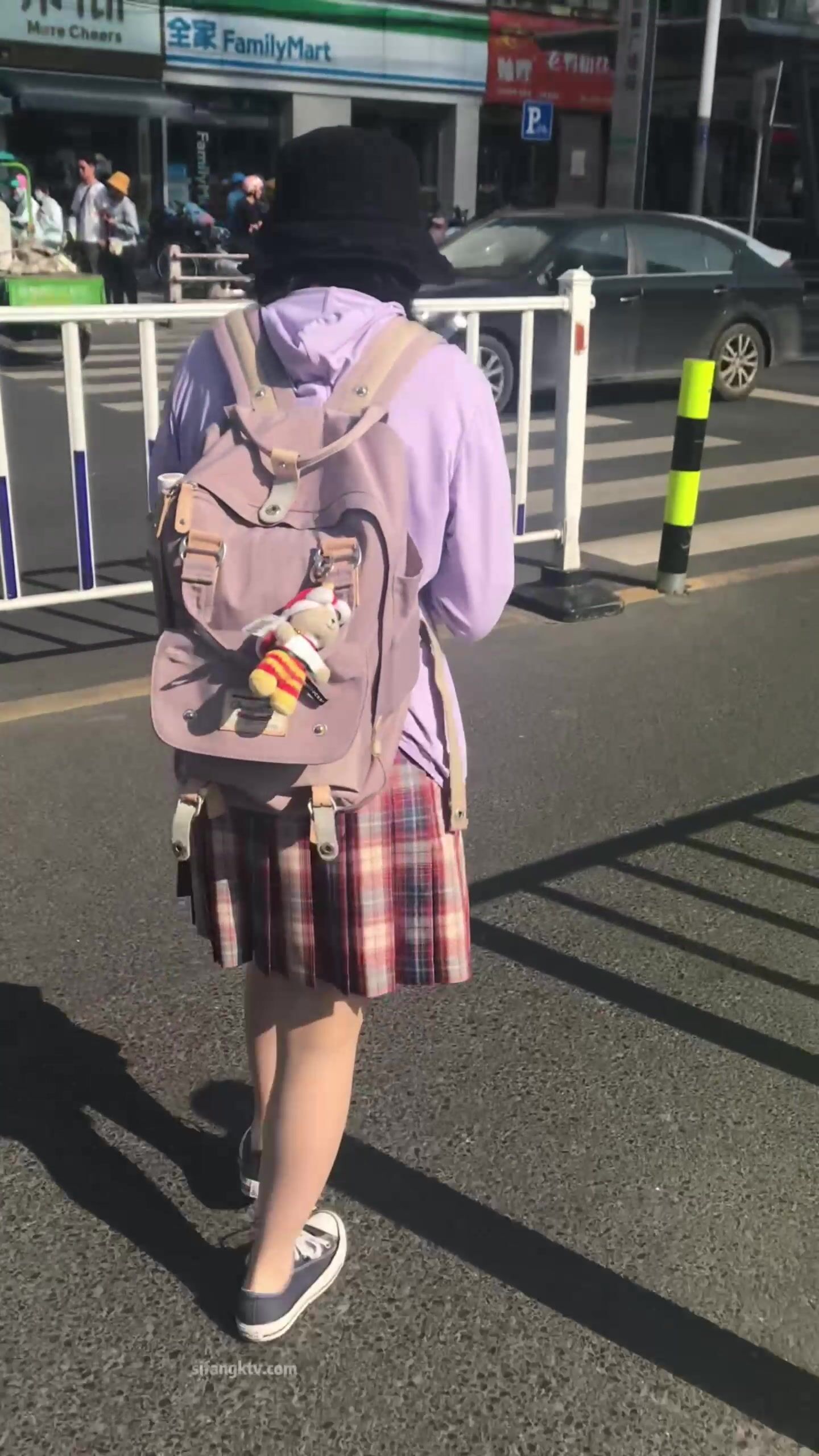 稀缺學妹專場 專業抄底靚麗學生妹JK制服 掀裙開閃光燈強抄 看的心驚肉跳太刺激 超清4K原版 (46)