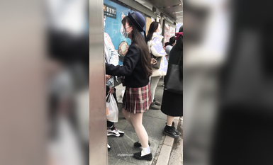 稀缺學妹專場 專業抄底靚麗學生妹JK制服 掀裙開閃光燈強抄 看的心驚肉跳太刺激 超清4K原版 (10)