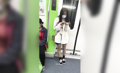 稀缺學妹專場 專業抄底靚麗學生妹JK制服 掀裙開閃光燈強抄 看的心驚肉跳太刺激 超清4K原版 (12)