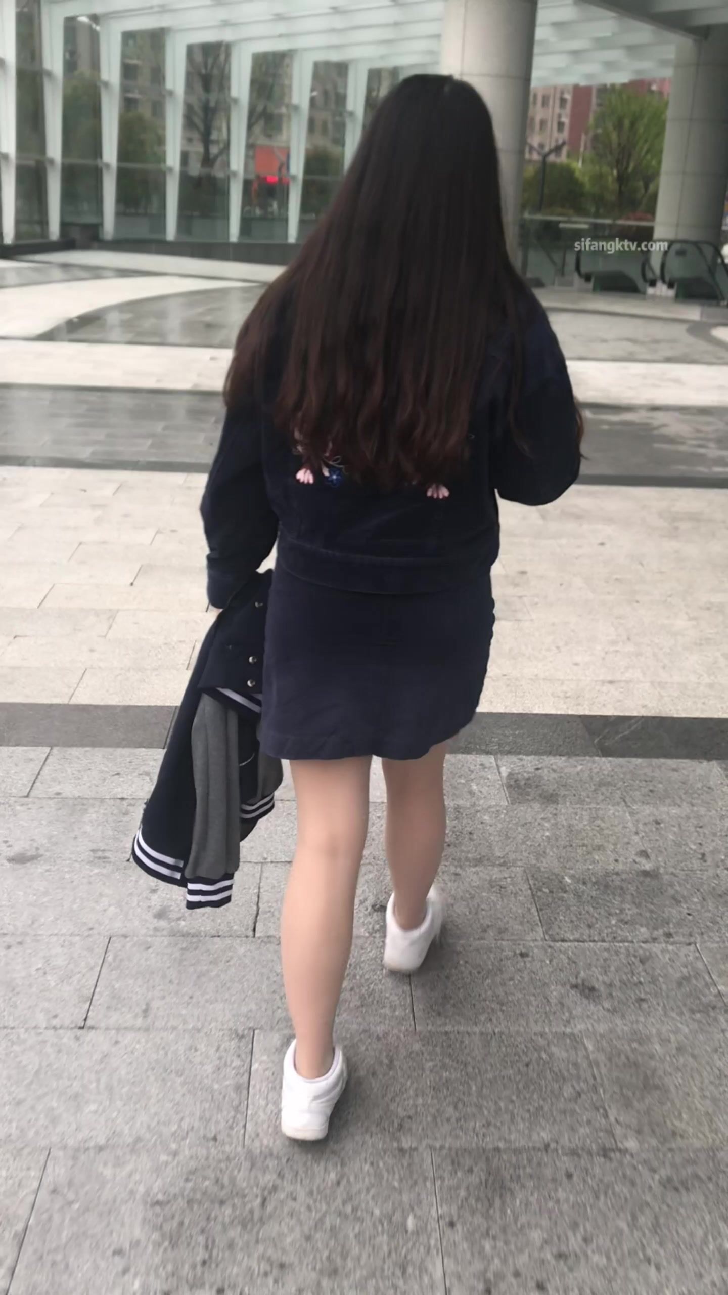 稀缺學妹專場 專業抄底靚麗學生妹JK制服 掀裙開閃光燈強抄 看的心驚肉跳太刺激 超清4K原版 (37)