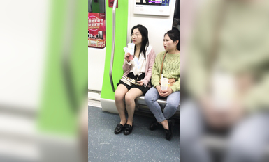 稀缺學妹專場 專業抄底靚麗學生妹JK制服 掀裙開閃光燈強抄 看的心驚肉跳太刺激 超清4K原版 (26)