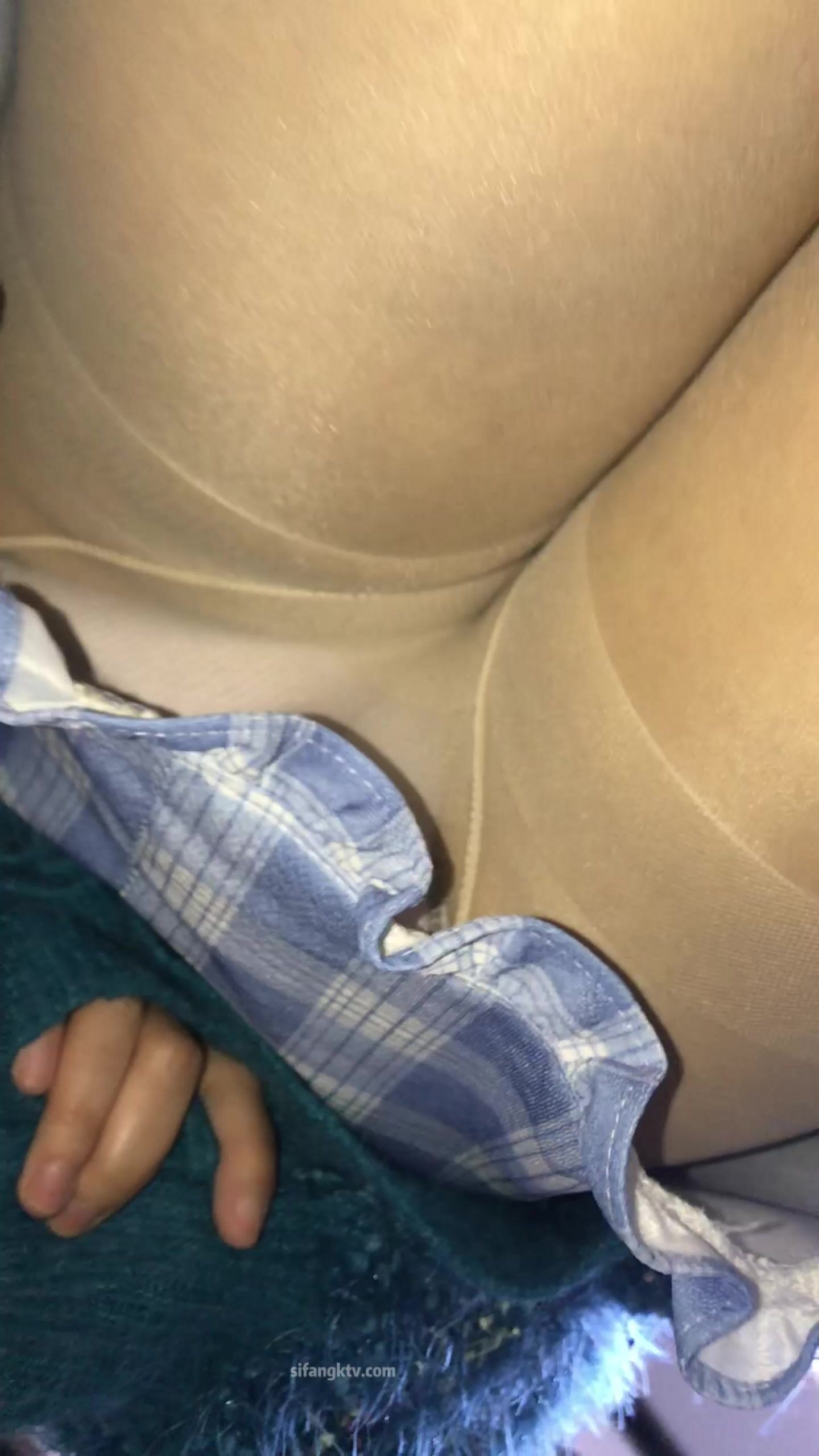 稀缺學妹專場 專業抄底靚麗學生妹JK制服 掀裙開閃光燈強抄 看的心驚肉跳太刺激 超清4K原版 (38)