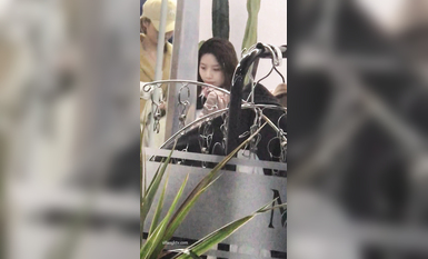 稀缺學妹專場 專業抄底靚麗學生妹JK制服 掀裙開閃光燈強抄 看的心驚肉跳太刺激 超清4K原版 (64)