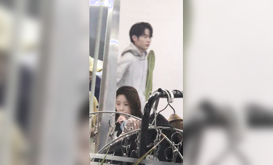 稀缺學妹專場 專業抄底靚麗學生妹JK制服 掀裙開閃光燈強抄 看的心驚肉跳太刺激 超清4K原版 (64)