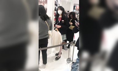 稀缺學妹專場 專業抄底靚麗學生妹JK制服 掀裙開閃光燈強抄 看的心驚肉跳太刺激 超清4K原版 (7)