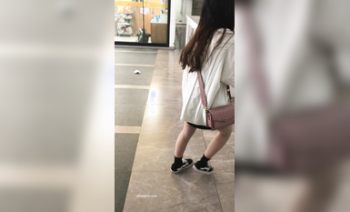 稀缺學妹專場 專業抄底靚麗學生妹JK制服 掀裙開閃光燈強抄 看的心驚肉跳太刺激 超清4K原版 (16)