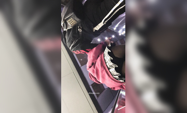 稀缺學妹專場 專業抄底靚麗學生妹JK制服 掀裙開閃光燈強抄 看的心驚肉跳太刺激 超清4K原版 (3)