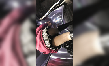 稀缺學妹專場 專業抄底靚麗學生妹JK制服 掀裙開閃光燈強抄 看的心驚肉跳太刺激 超清4K原版 (3)