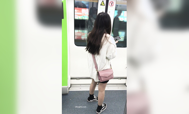 稀缺學妹專場 專業抄底靚麗學生妹JK制服 掀裙開閃光燈強抄 看的心驚肉跳太刺激 超清4K原版 (13)