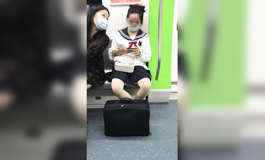 稀缺學妹專場 專業抄底靚麗學生妹JK制服 掀裙開閃光燈強抄 看的心驚肉跳太刺激 超清4K原版 (50)