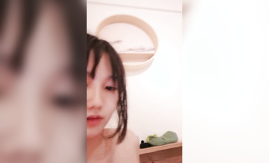 新人！G奶學生被幹了~【一起貼貼】 --清純，撲面而來的初戀感，被操了，真是讓人心痛 (4)