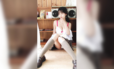 超清純推特露臉美少女私拍▌勞小白▌性感曲線翹嫩蜜乳 清新脫俗鄰家女氣息 彷彿初戀般的感覺 (2)