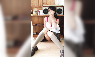 超清純推特露臉美少女私拍▌勞小白▌性感曲線翹嫩蜜乳 清新脫俗鄰家女氣息 彷彿初戀般的感覺 (2)