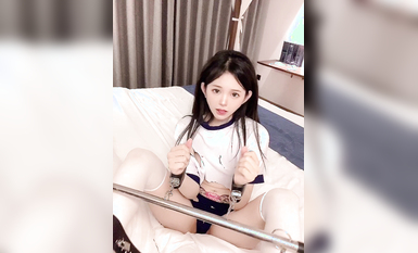 微博紅人頂級容顏蘿莉正妹【倦倦喵】露臉私人訂制體操服手腳束縛自慰放尿模仿吞精無水原檔 (8)