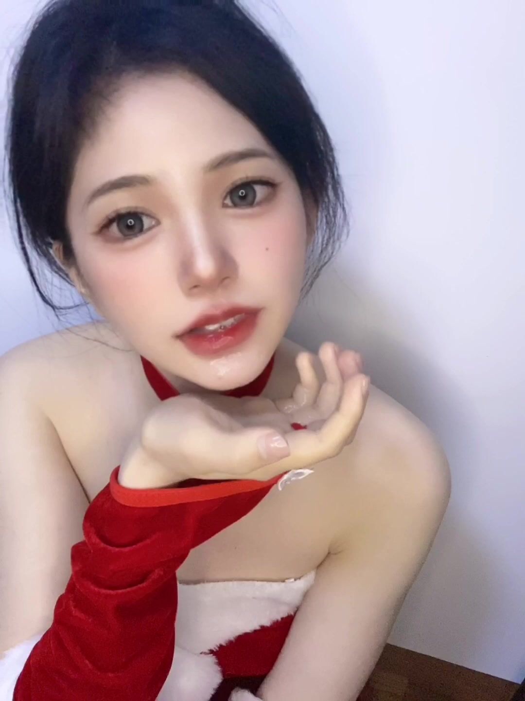 微博紅人頂級容顏蘿莉正妹【倦倦喵】露臉私人訂制體操服手腳束縛自慰放尿模仿吞精無水原檔 (7)