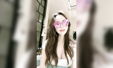 核彈！封面模特女神~20小時~【妍妍】長腿美臀~道具狂插！ (8)